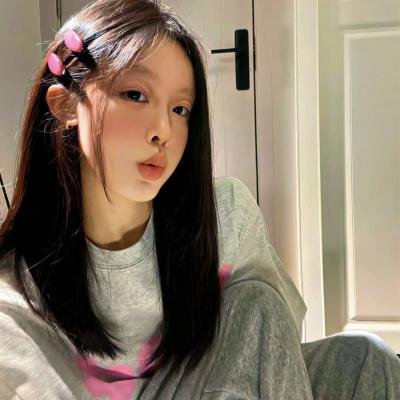 女人在家海报