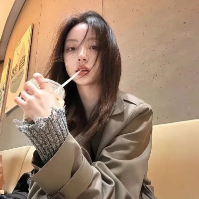 虚拟偶像海报